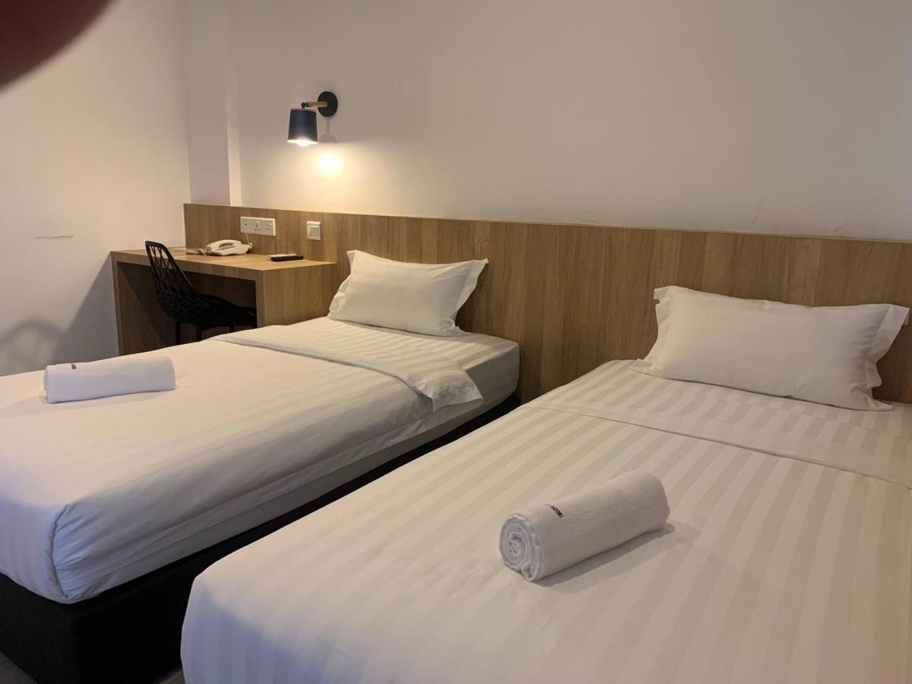 The Daily Hotel Kota Kinabalu Exterior photo