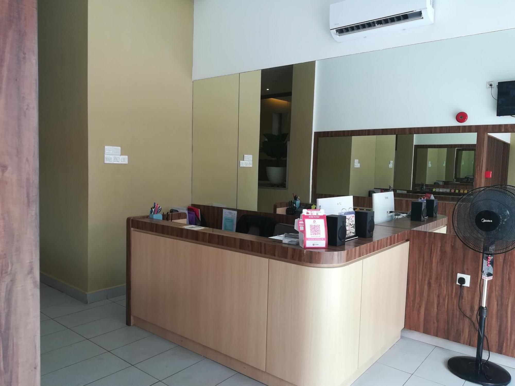 The Daily Hotel Kota Kinabalu Exterior photo